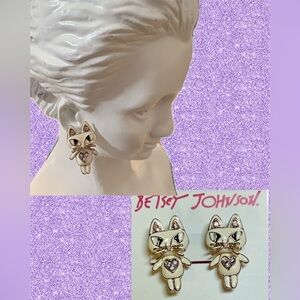 Betsey Johnson White Movable Parts Enamel Cat Lilac Crystal Accent Stud Earrings
